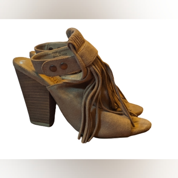 EUC Coconuts by Matisse tan faux suede button ankle strap fringe peep toe heels - Picture 6 of 11